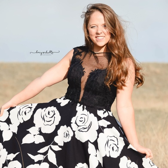 Sherri Hill 2017 Prom Dress - Picture 1 of 8